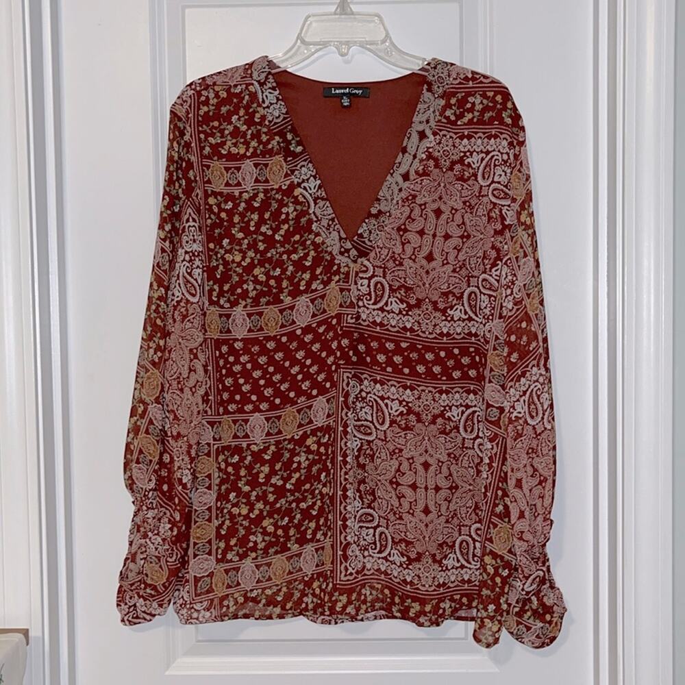 ⚡️ 3 for $30 ⚡️ Laurel Grey Long Sleeve Floral and Paisley Top